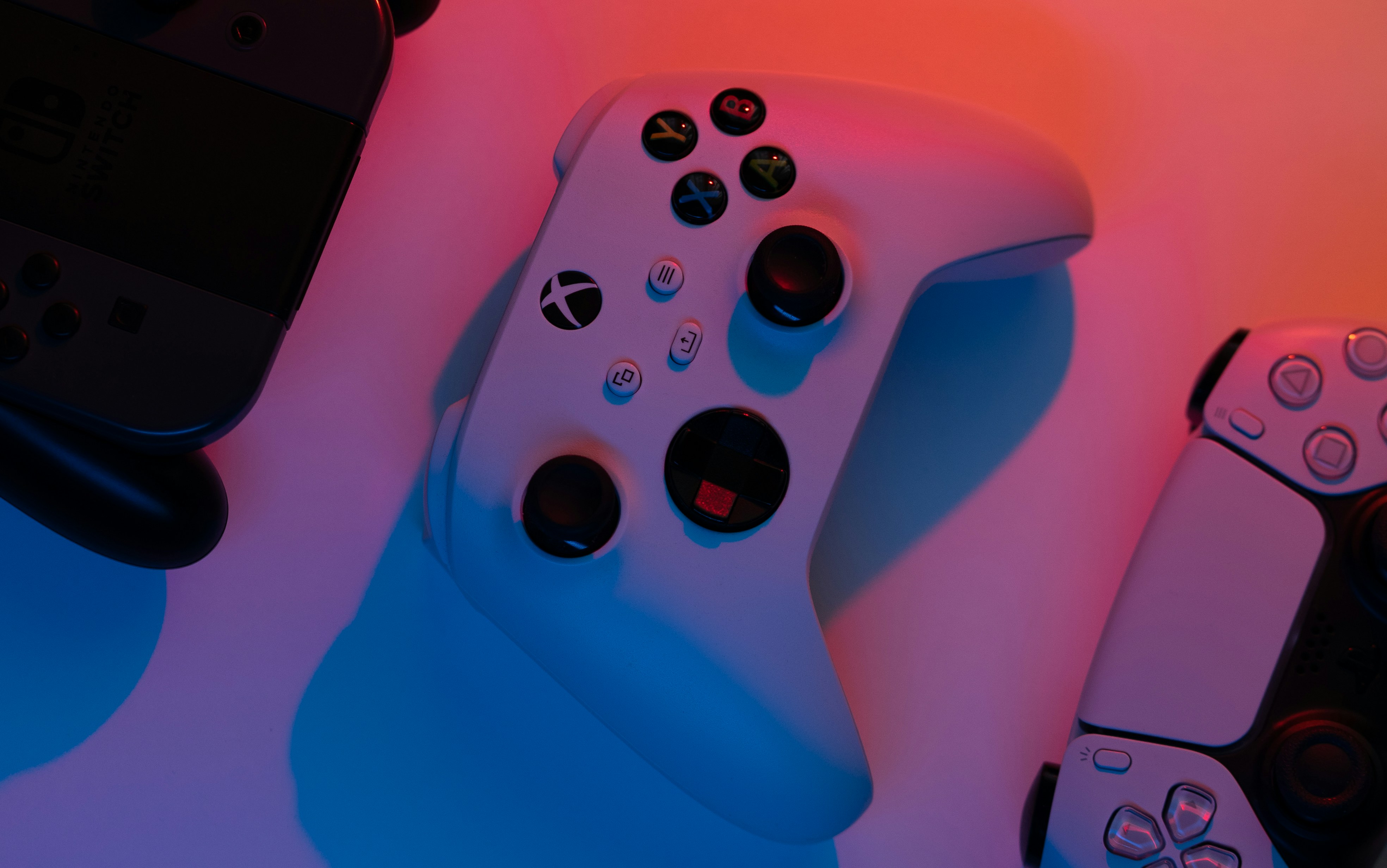 Custom shell and button colours on a game controller